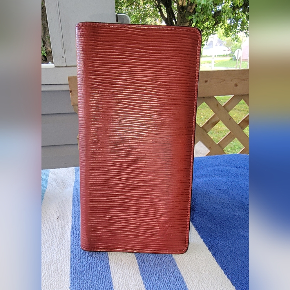 LOUIS VUITTON Brazza Long Bifold Wallet Purse Epi Leather Red